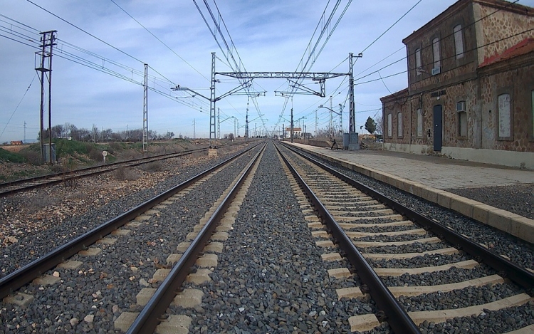 Újraindul decemberben a vasúti személyszállítás a Pozsony-Győr vonalon