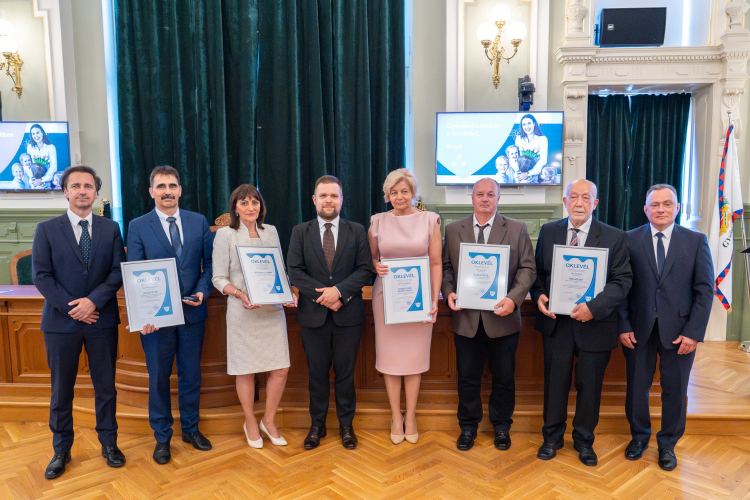 Köszönet és elismerés a pedagógusoknak Győr városi ünnepségén