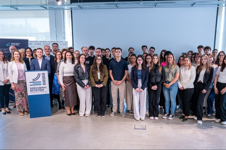 Ötvennégyen máris közelebb kerültek a joghoz