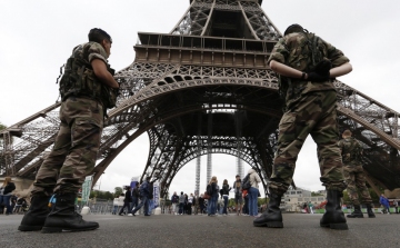 Vegyi támadástól tart Franciaország