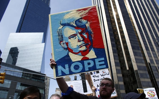 Folytatódtak a Trump-ellenes tüntetések az Egyesült Államok több városában