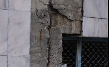 A színház sem várhat tovább – jelentette be a polgármester