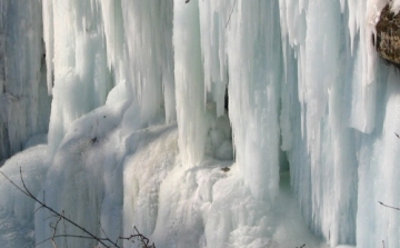 Szibéria, -41°C. Azonnal megfagy egy fazék forró víz a levegőben. NEM SEMMI LÁTVÁNY!!