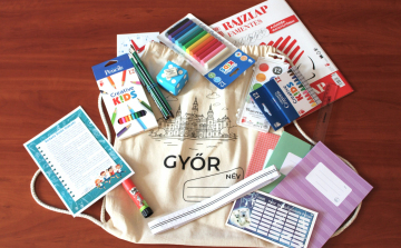 Kiszínezhető tornazsákot és tanszercsomagot kapnak az elsősök Győrben