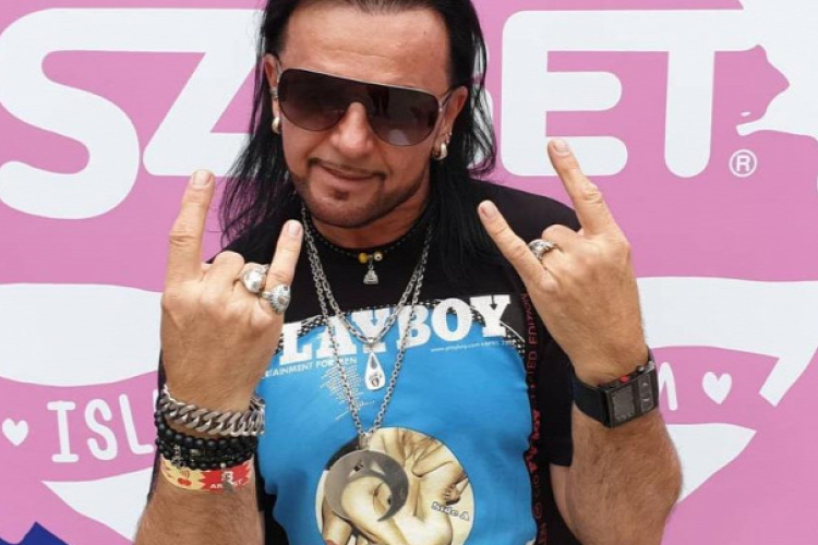 Kozso kiosztotta, kiabált az újságírókkal, fotósokkal majd agyvérzésére hivatkozva nem beszélt a bíróságon 