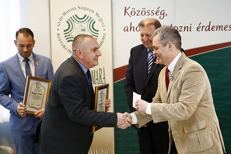 A Győri Médiaklub  díjazta a helyi sajtó munkatársait