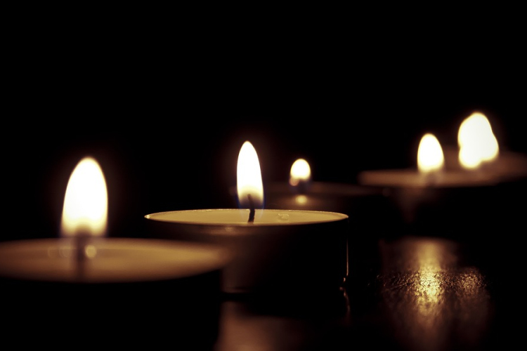 Lánya és felesége gyászolja a meggyilkolt nyomozót