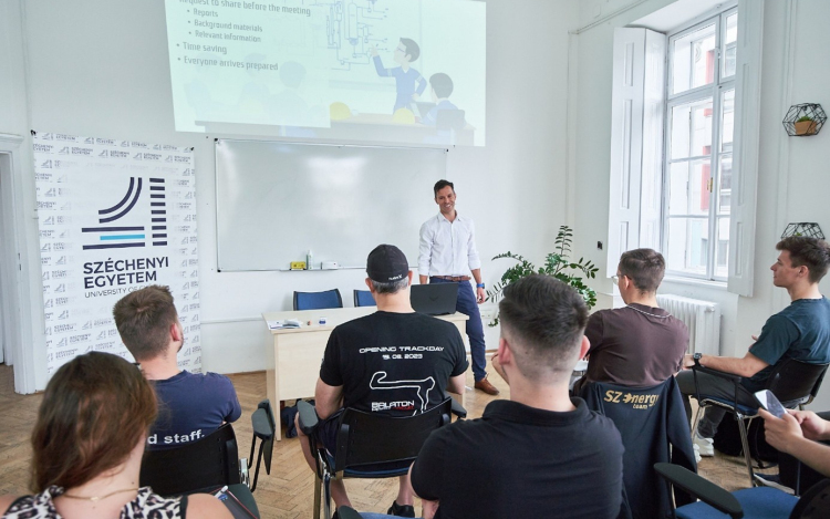 Forma 1-es mérnök az egyetem új mesterszakán