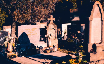 Lejárnak Győrben a sírok és urnahelyek