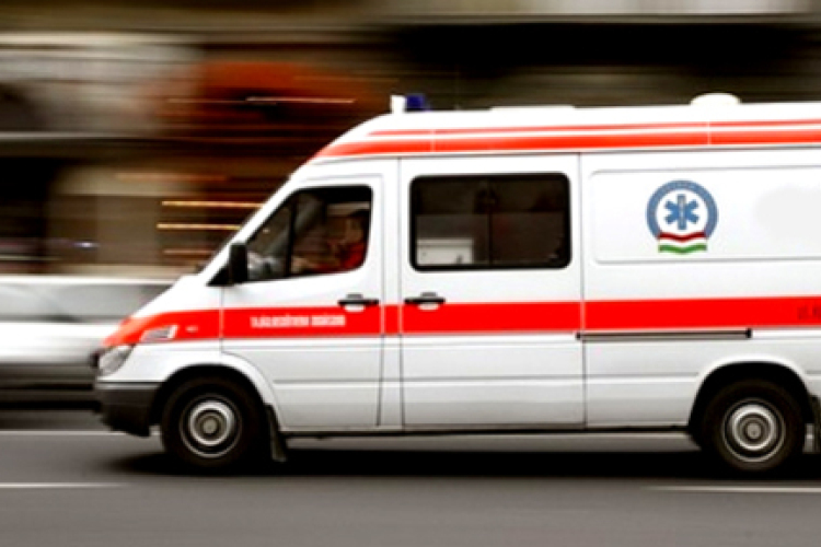 Szalagkorlátnak ütközött egy autó Lébénynél az M1-esen 