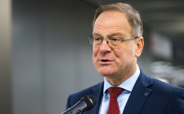 Navracsics Tibor: a kormány párthovatartozástól függetlenül támogatja az önkormányzatokat