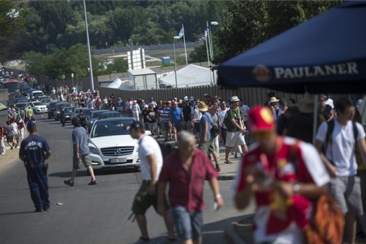 Hőség - A Hungaroringen két nap alatt több mint 120 néző lett rosszul