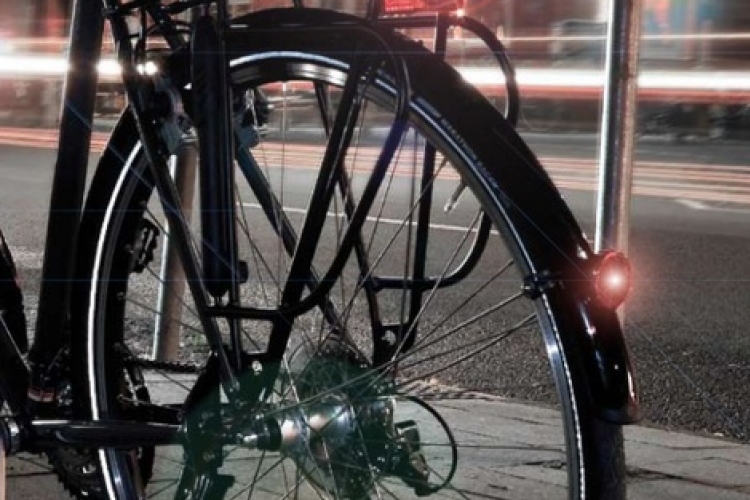 Halálos baleset Győrben: biciklis és busz ütközött