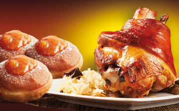 Csülökparádé és jótékonysági fánksütés lesz a Dunakapu téren