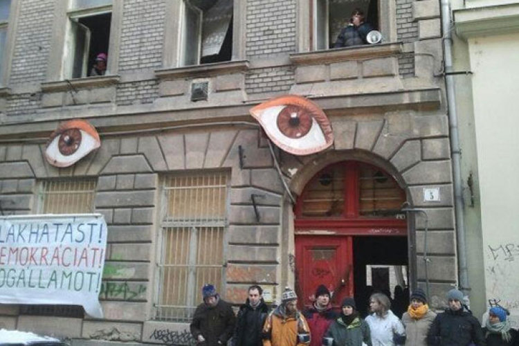 Házfoglalás - Rendőrség: 28 embert állítottak elő - FRISSÍTETT