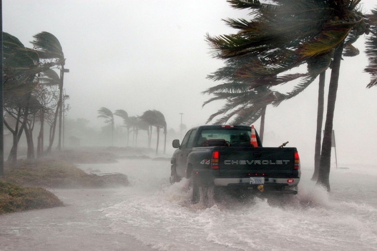 Óriási áradások fenyegetnek a Hanna hurrikán nyomában az Egyesült Államok déli vidékein