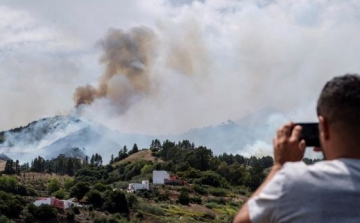 Erdőtűz Gran Canarián, 9000 embert kellett kitelepíteni 