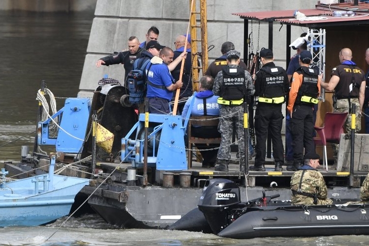 Hajóbaleset: azonosították a tizenkettedik áldozat holttestét