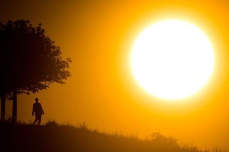 Több napig marad a kánikula