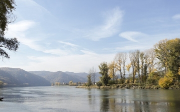 Elkezdték az árvíz okozta károk felmérését a Duna szigetközi szakaszán