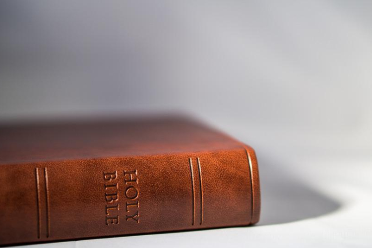 A Bibliát is el kell távolítani egy texasi tankerület iskoláiból