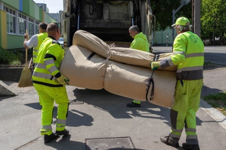 Nyári nagytakarítás a Győr-Marcalváros I.-en