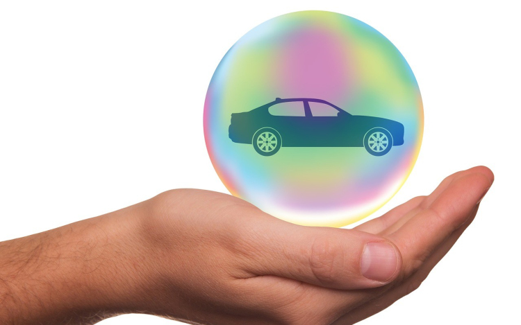 Indul az év végi kötelező biztosítási kampány – sok autós spórolhat, ha időben lép