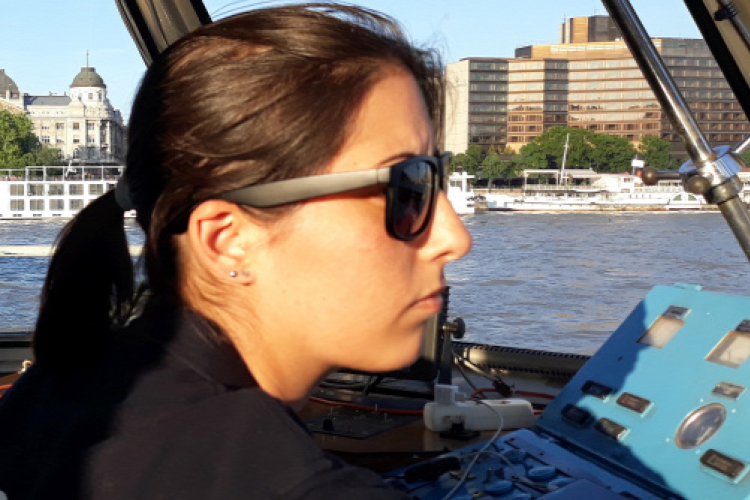 Visszautasította kitüntetését a fiatal hős hajóskapitánynő 