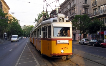 Elbocsátották a 49-es villamoson magából kikelve intézkedő ellenőrt