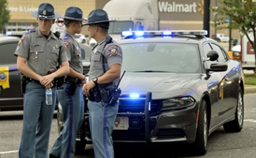 Lövöldözés egy amerikai bevásárlóközpontban, két ember meghalt