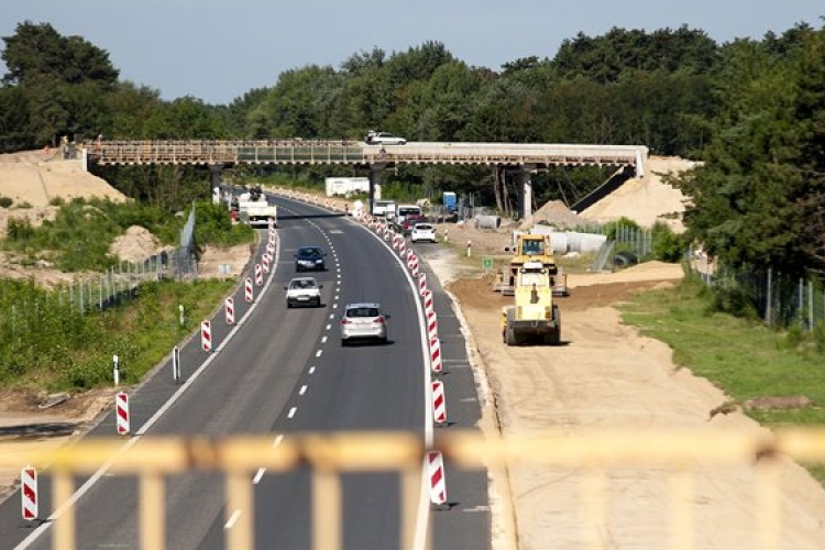 Épül a Győrt elkerülő út