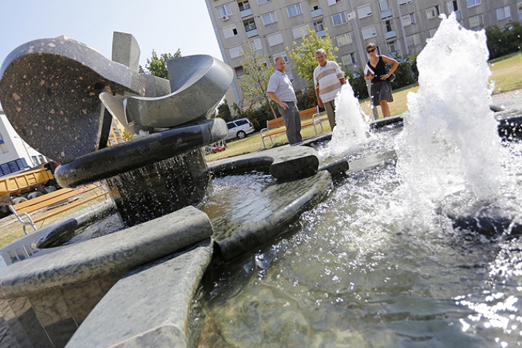 Újra üzemel Adyvárosban, a Kuopio parkban a szökőkút