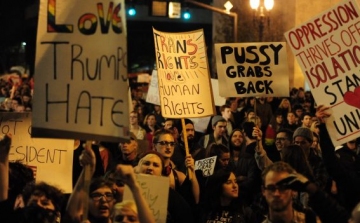 Oregonban elfajultak a Trump-ellenes tüntetések 