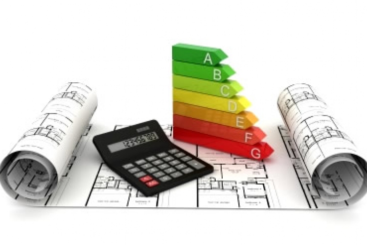 Családi házak energetikai felújítására ír ki pályázatot az NFM