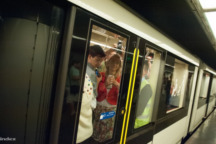 Éjszaka is metrózhatunk Budapesten