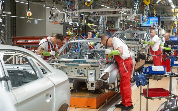 Informatikai hiba miatt órákra leállt a termelés a Volkswagen csoport gyáraiban