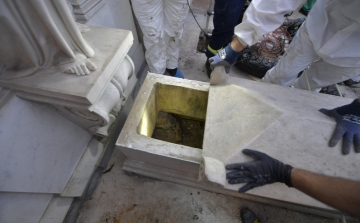 Rejtett sírkamrát találtak a Vatikánban egy eltűnt lány földi maradványainak keresése közben