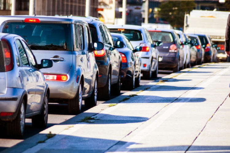 Több kilométeres, óriási dugó van az M0-áson 