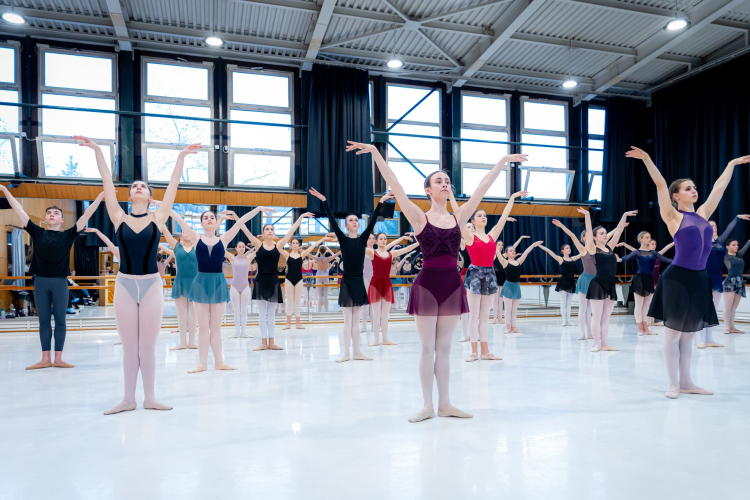 A Győri Balett művészeitől tanulhattak a Széchenyi István Egyetem táncművészeti iskolájának növendékei