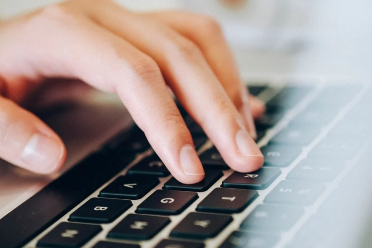 Több százezer teszteredmény hozzáférhetővé vált az interneten Franciaországban