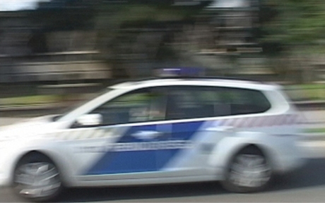 Migránsokat szállító kisbuszt tartóztattak fel magyar rendőrök Ausztriában
