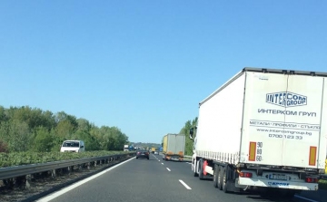 A tehergépjármű-forgalom zavartalanul haladhat az M1-esen
