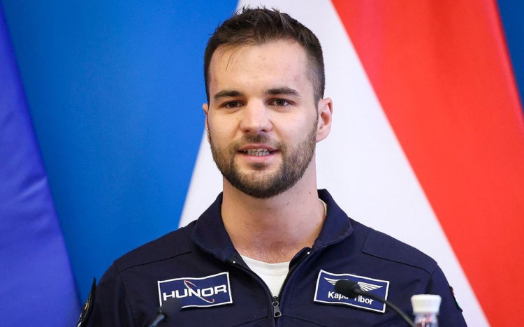 Indul Kapu Tibor magyar űrhajós kiképzése Houstonban