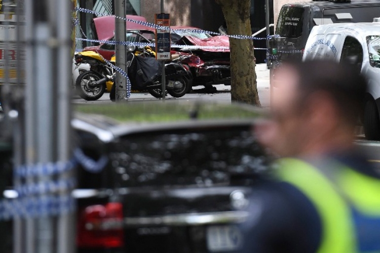 Hárman haltak meg a melbourne-i tömeges gázolásban