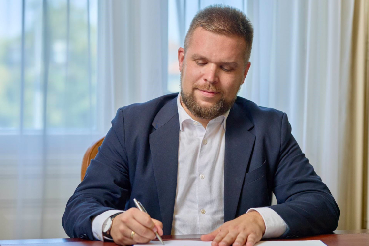 Ezt jelenti Győrnek a szolidaritási hozzájárulás – ismét posztolt a polgármester