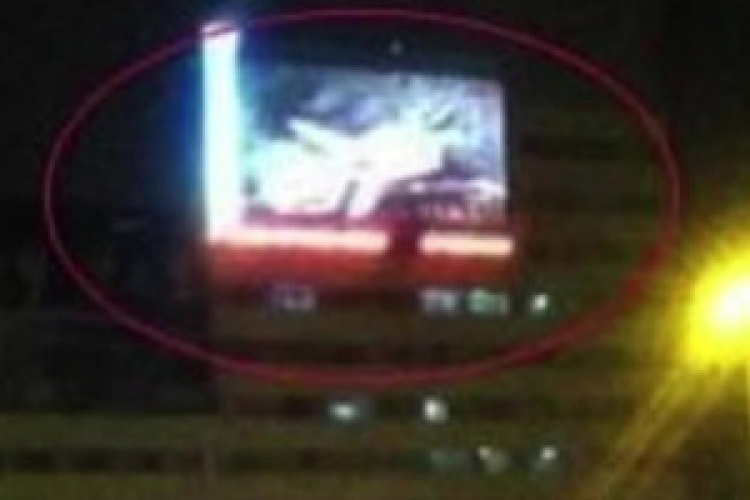 Pornó ment a vasútállomás kijelzőjén 