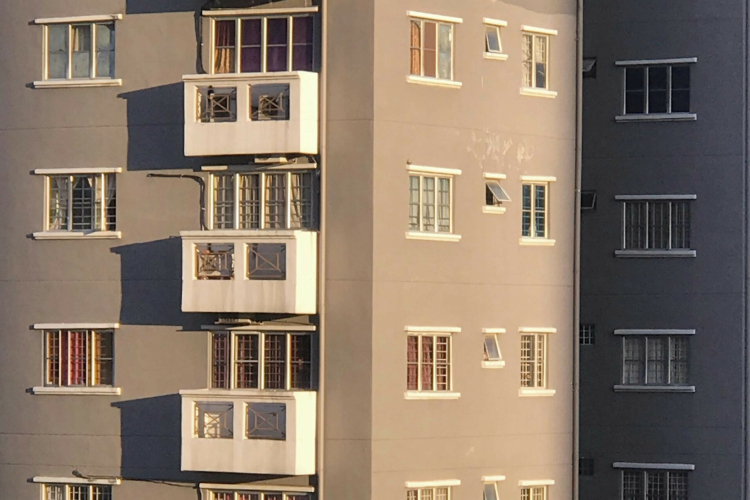 Az első fél évben a leggyorsabban a panellakások keltek el