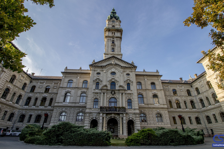 Pozitív lett a győri jegyző koronavírus-tesztje, rendkívüli fertőtlenítés a Városházán