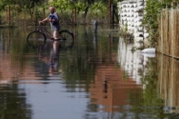 Több mint 30 embert kellett kiköltöztetni árvíz miatt