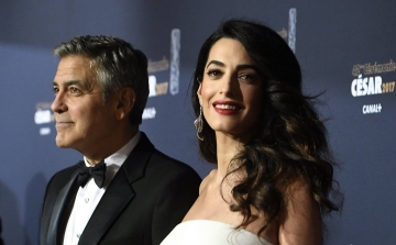 Napokon belül megszülethetnek Amal Clooney ikrei - George már nem meri elhagyni a házat